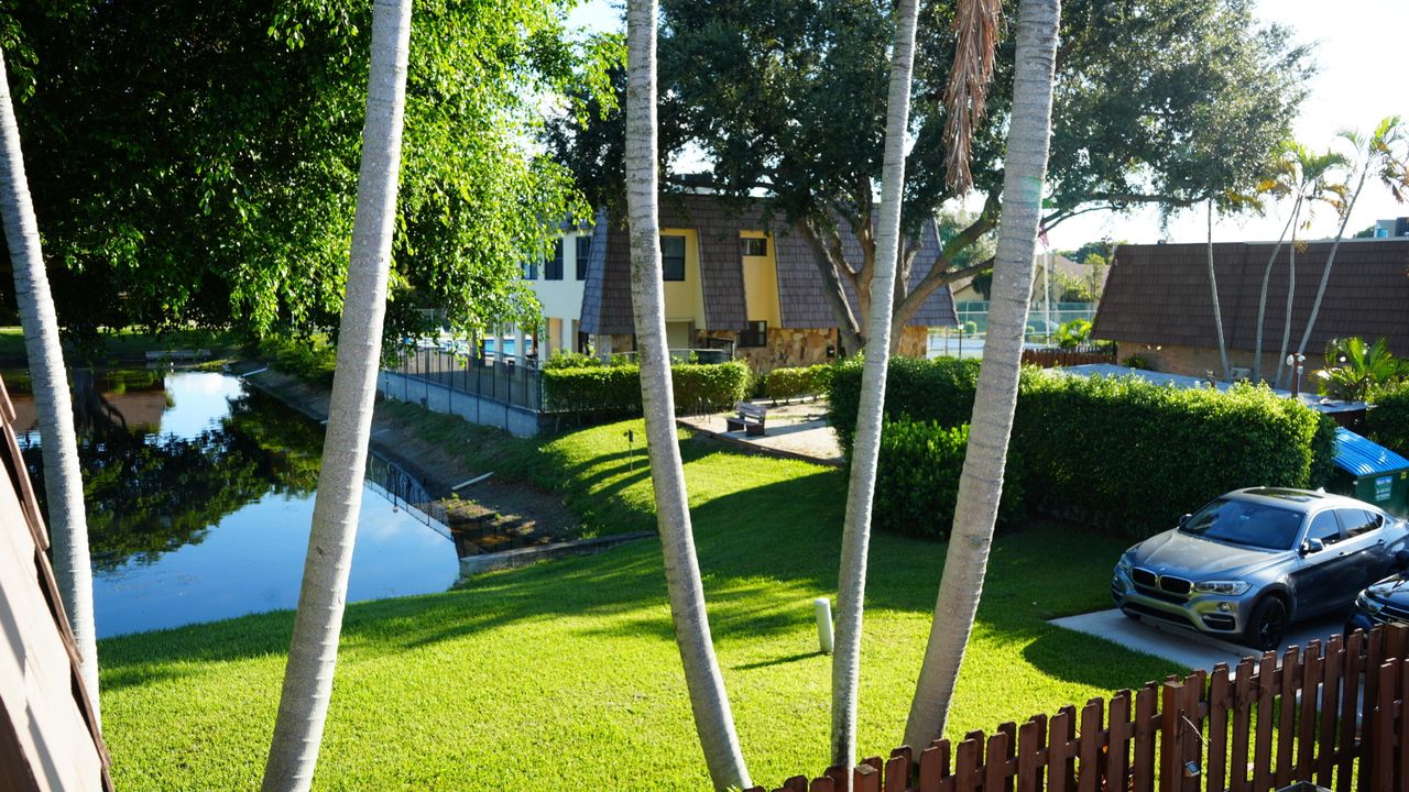 Active With Contract: $309,995 (3 beds, 2 baths, 1540 Square Feet)