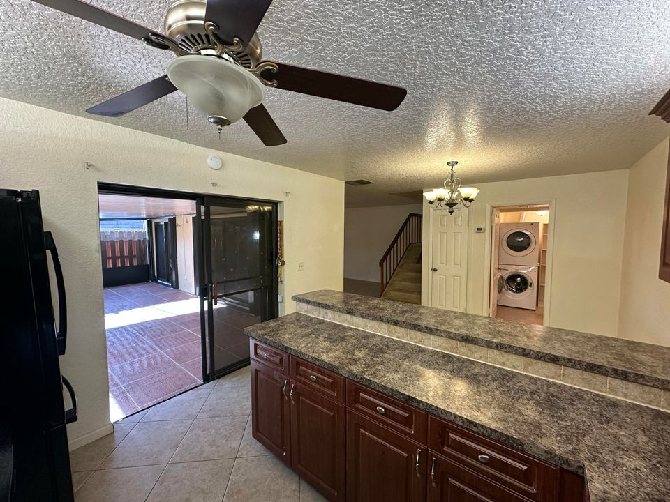 Active With Contract: $309,995 (3 beds, 2 baths, 1540 Square Feet)