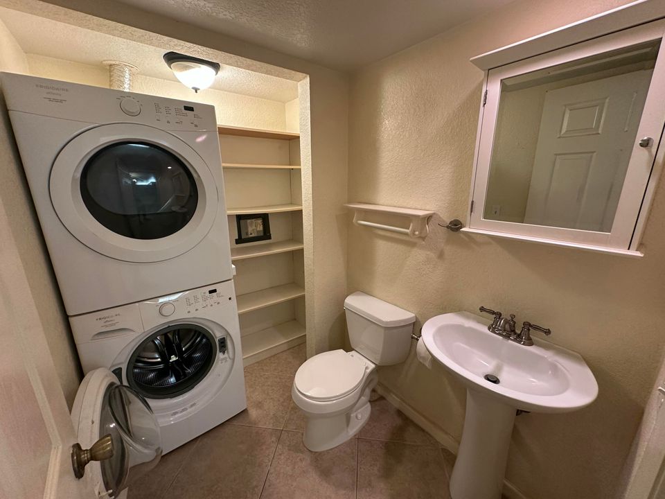 Active With Contract: $309,995 (3 beds, 2 baths, 1540 Square Feet)