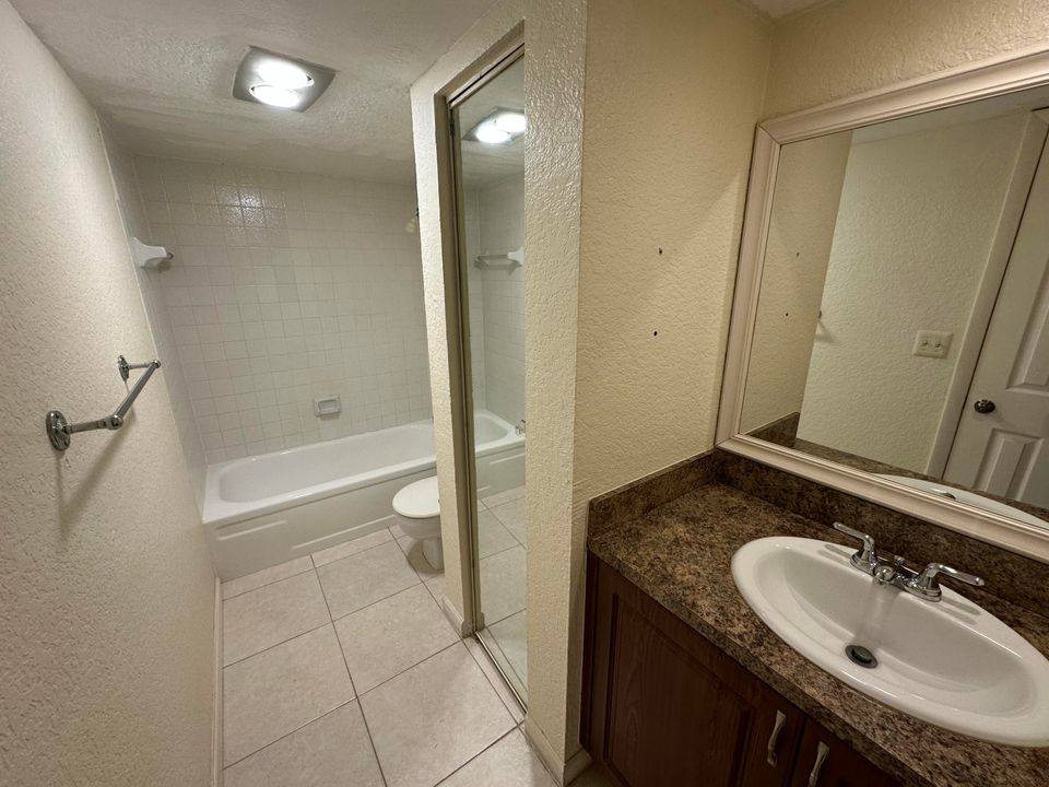 Active With Contract: $309,995 (3 beds, 2 baths, 1540 Square Feet)