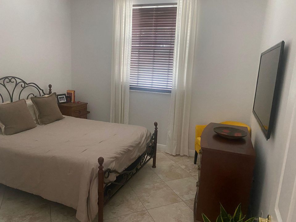 Под контрактом: $5,800 (2 спален, 2 ванн, 1851 Квадратных фут)