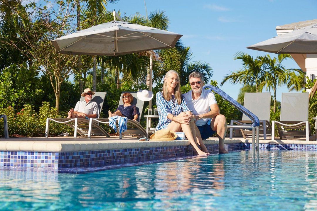 合同活跃: $9,000 (2 贝兹, 2 浴室, 1998 平方英尺)