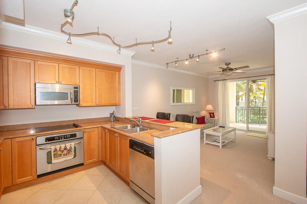 Recently Rented: $1,750 (1 beds, 1 baths, 817 Square Feet)