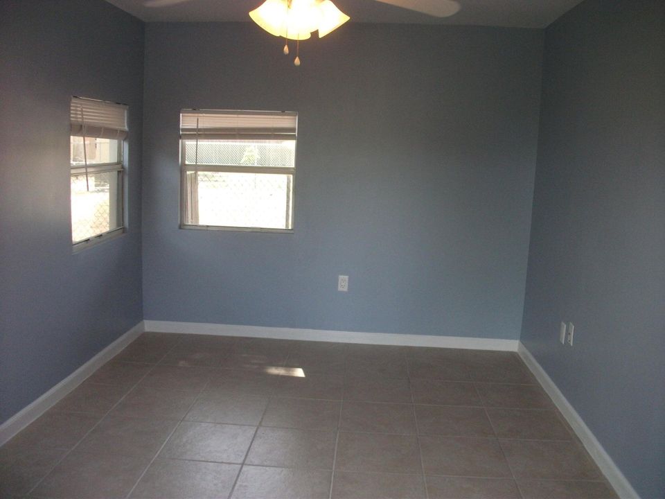 For Sale: $541,000 (0 beds, 0 baths, 1294 Square Feet)