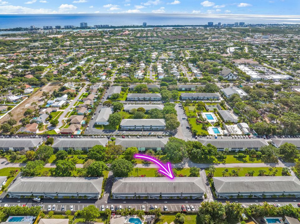 For Rent: $3,100 (2 beds, 2 baths, 910 Square Feet)