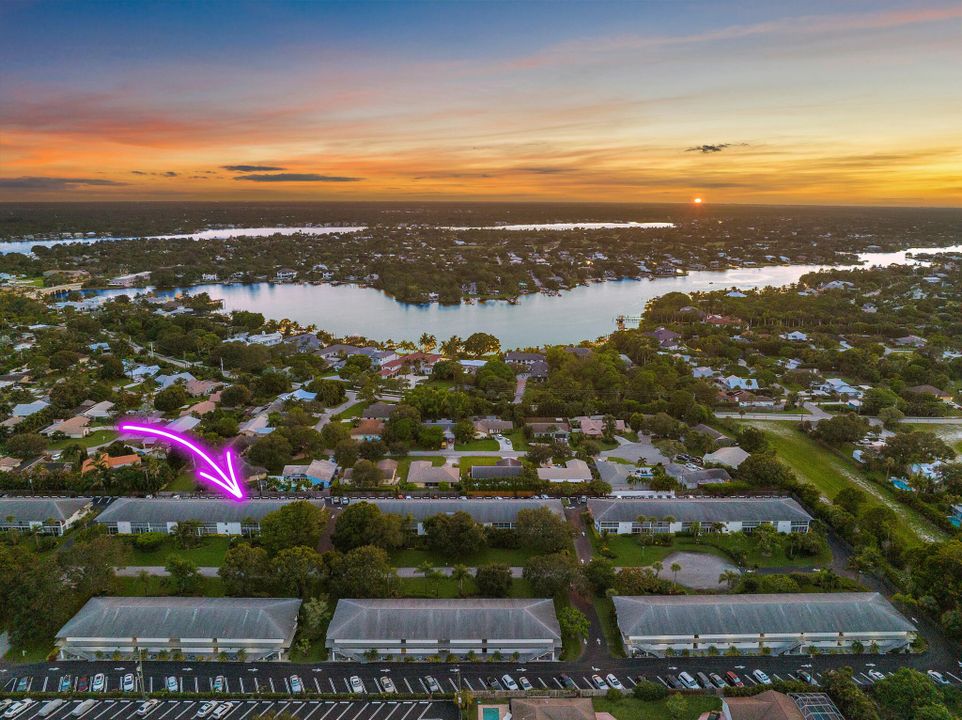 For Rent: $3,100 (2 beds, 2 baths, 910 Square Feet)