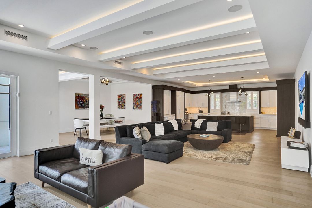 Active With Contract: $3,900,000 (4 beds, 4 baths, 3703 Square Feet)