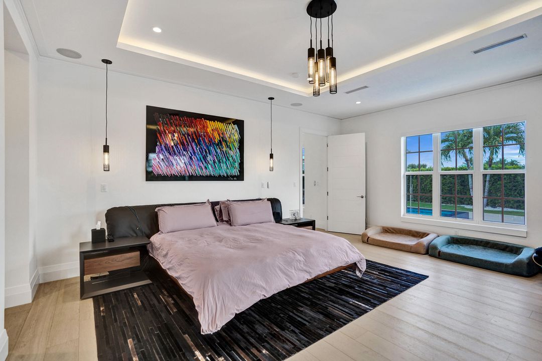 Active With Contract: $3,900,000 (4 beds, 4 baths, 3703 Square Feet)