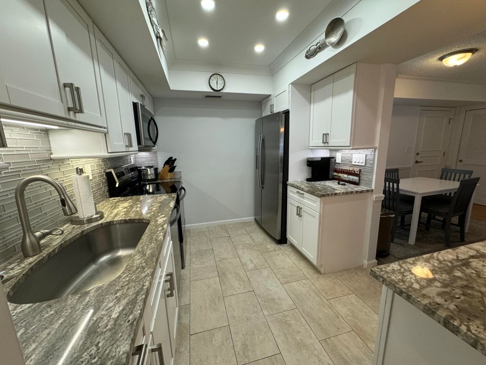 最近租的: $2,600 (2 贝兹, 2 浴室, 1356 平方英尺)