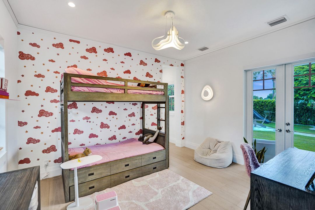 Active With Contract: $3,900,000 (4 beds, 4 baths, 3703 Square Feet)