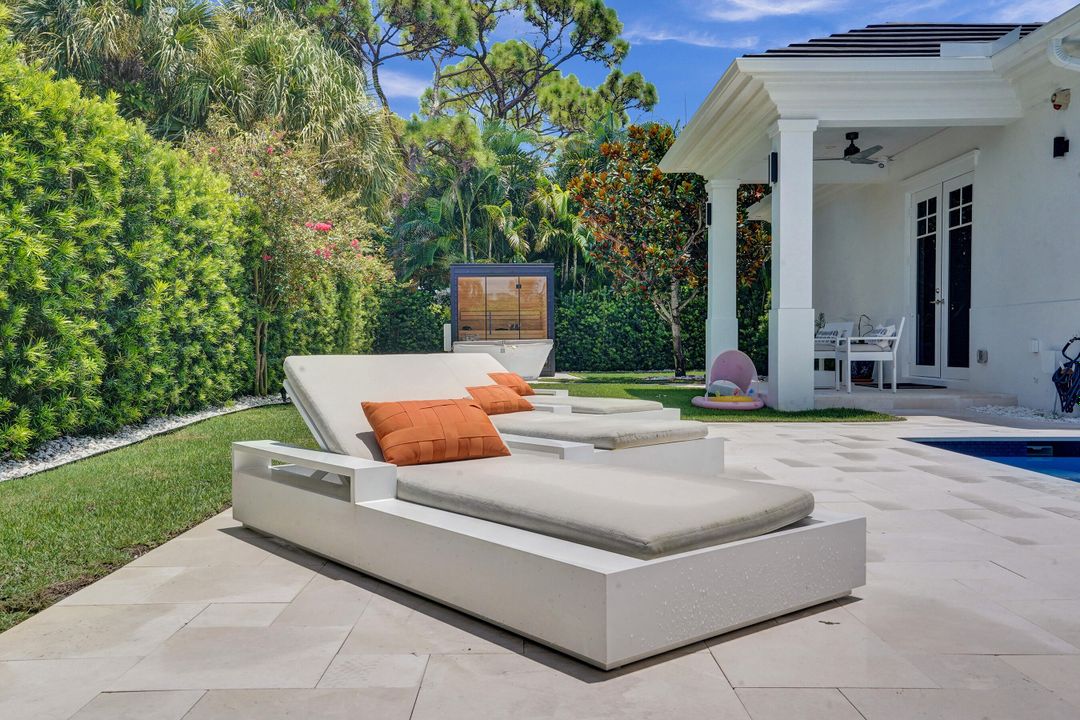 Active With Contract: $3,900,000 (4 beds, 4 baths, 3703 Square Feet)