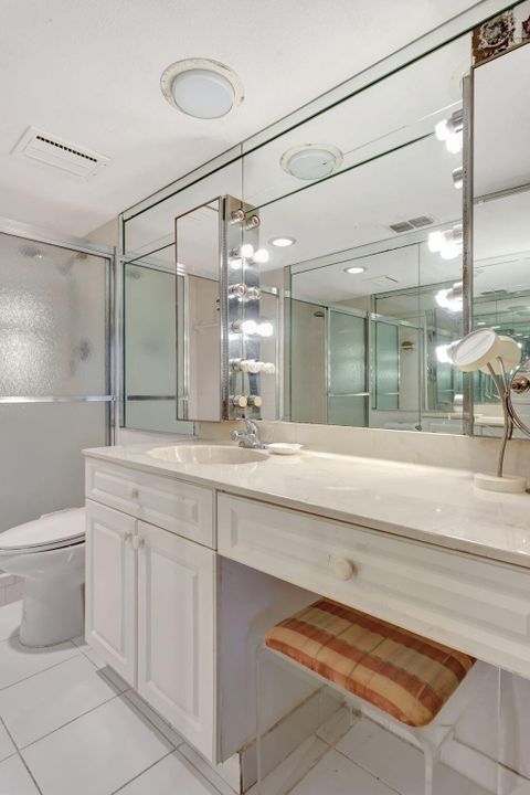 Под контрактом: $195,000 (2 спален, 2 ванн, 1255 Квадратных фут)