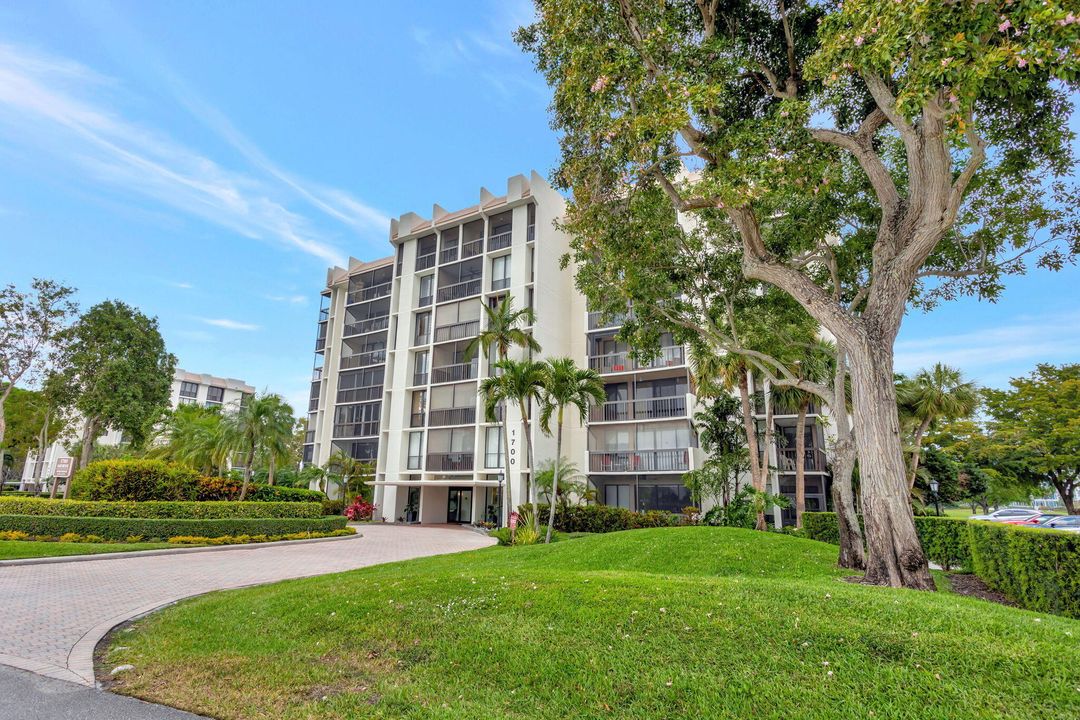 Под контрактом: $195,000 (2 спален, 2 ванн, 1255 Квадратных фут)