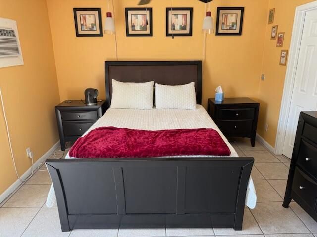 待售: $75,000 (1 贝兹, 1 浴室, 703 平方英尺)