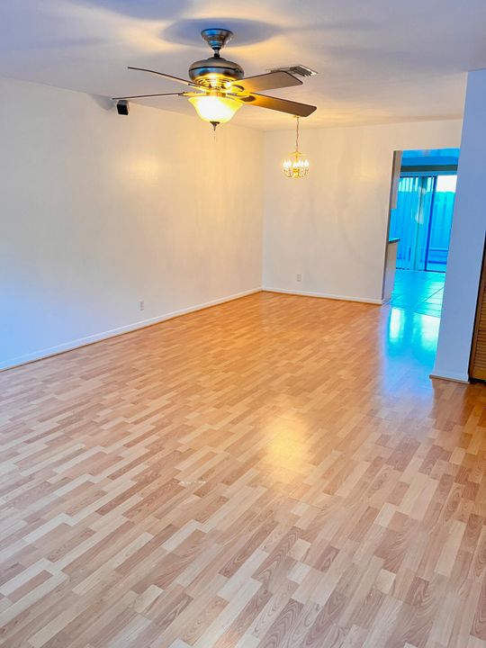 For Rent: $2,300 (2 beds, 2 baths, 1102 Square Feet)