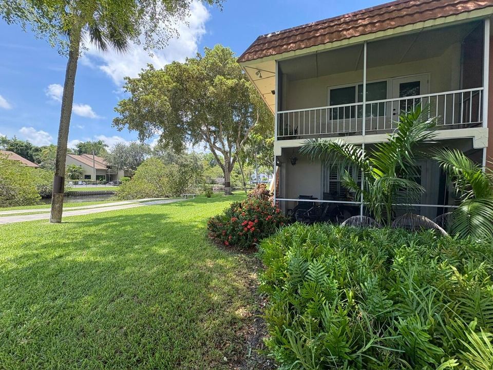 En Venta: $329,000 (2 camas, 2 baños, 1200 Pies cuadrados)