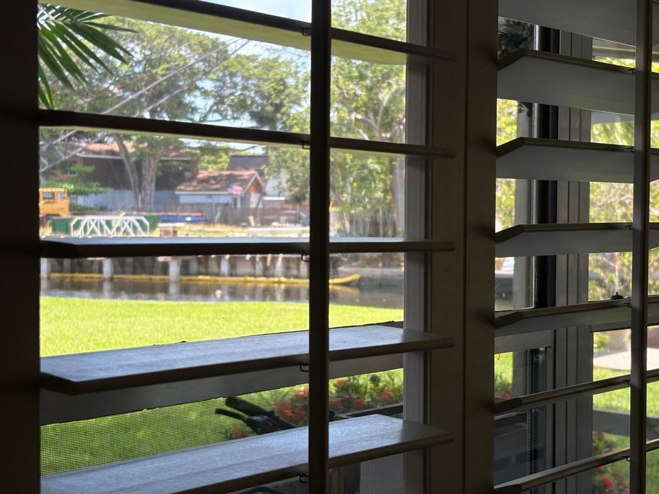 En Venta: $329,000 (2 camas, 2 baños, 1200 Pies cuadrados)