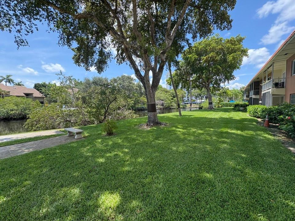 En Venta: $329,000 (2 camas, 2 baños, 1200 Pies cuadrados)