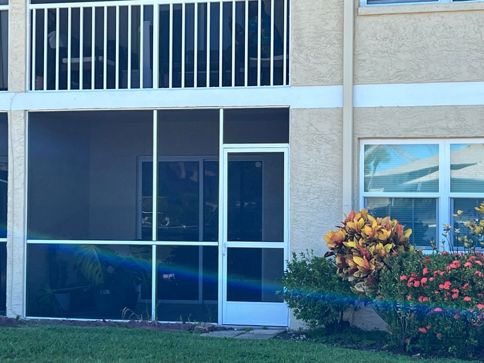 Active With Contract: $165,000 (2 beds, 2 baths, 782 Square Feet)