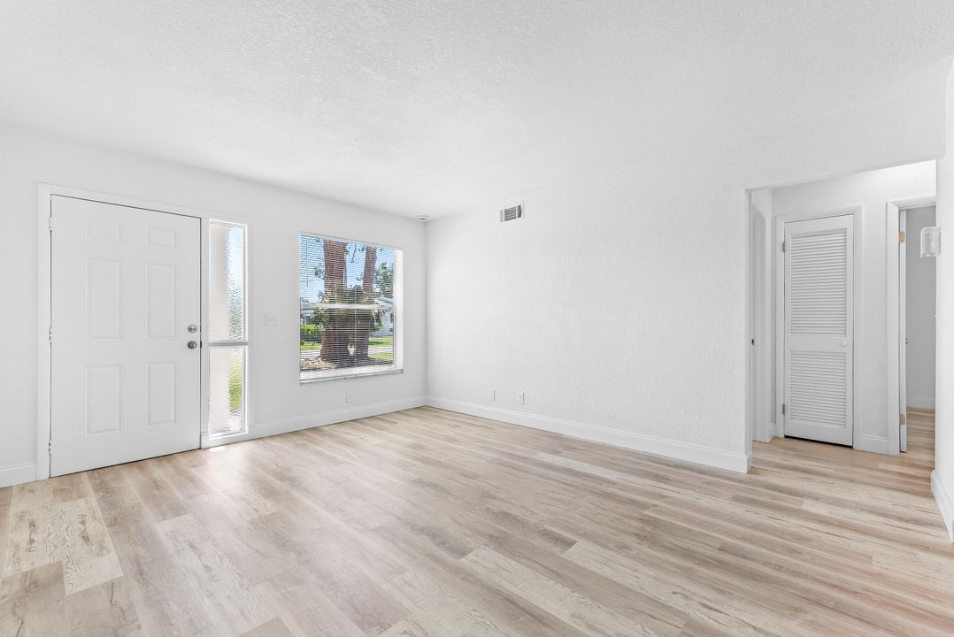 На продажу: $389,900 (2 спален, 1 ванн, 1013 Квадратных фут)