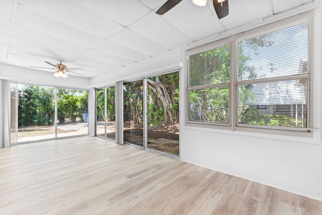 На продажу: $389,900 (2 спален, 1 ванн, 1013 Квадратных фут)