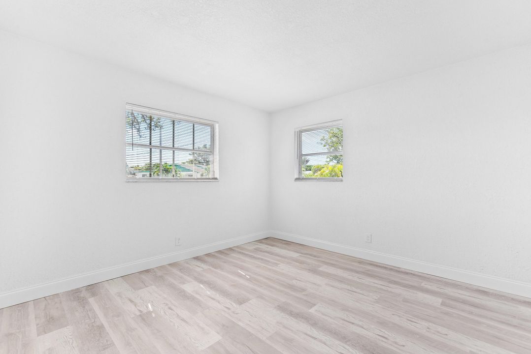 На продажу: $389,900 (2 спален, 1 ванн, 1013 Квадратных фут)