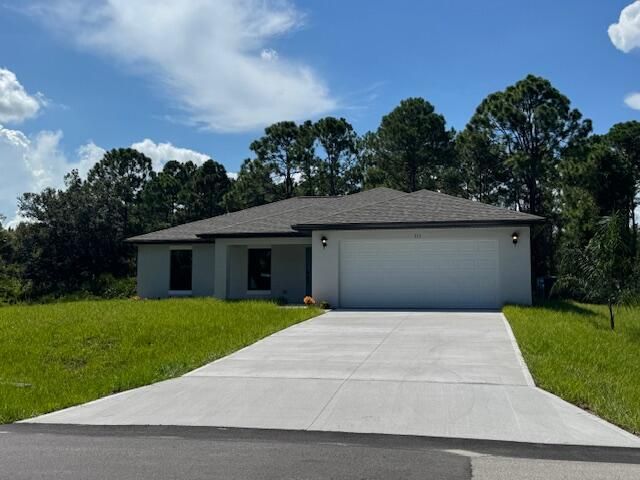 Recently Rented: $2,100 (4 beds, 2 baths, 1469 Square Feet)