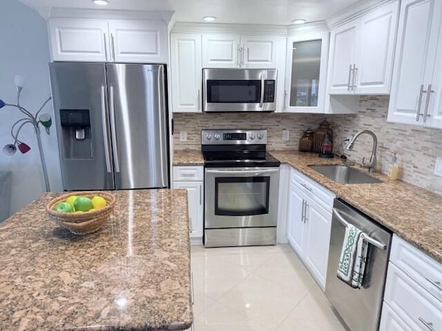 Active With Contract: $160,000 (1 beds, 1 baths, 700 Square Feet)