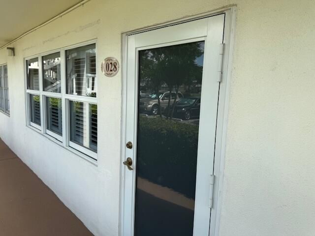 Active With Contract: $160,000 (1 beds, 1 baths, 700 Square Feet)