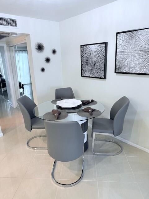 Active With Contract: $160,000 (1 beds, 1 baths, 700 Square Feet)