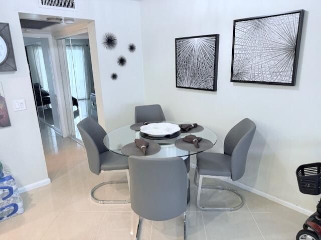 Active With Contract: $160,000 (1 beds, 1 baths, 700 Square Feet)