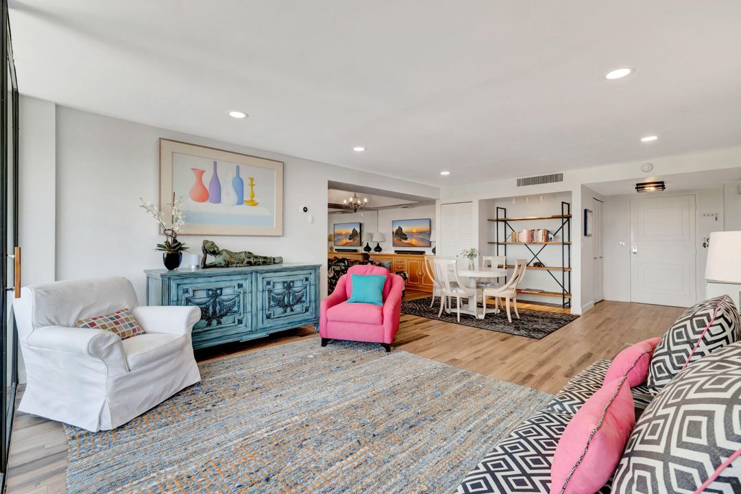 Active With Contract: $4,000 (2 beds, 2 baths, 1498 Square Feet)