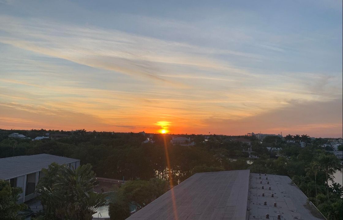 Active With Contract: $4,000 (2 beds, 2 baths, 1498 Square Feet)