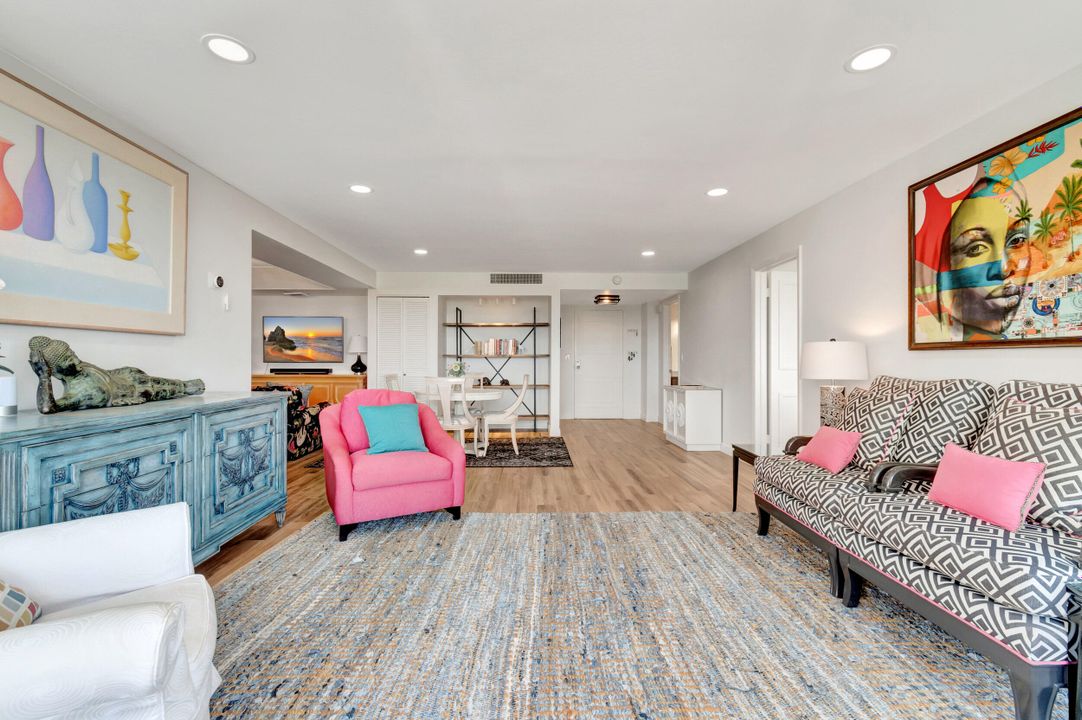 Active With Contract: $4,000 (2 beds, 2 baths, 1498 Square Feet)