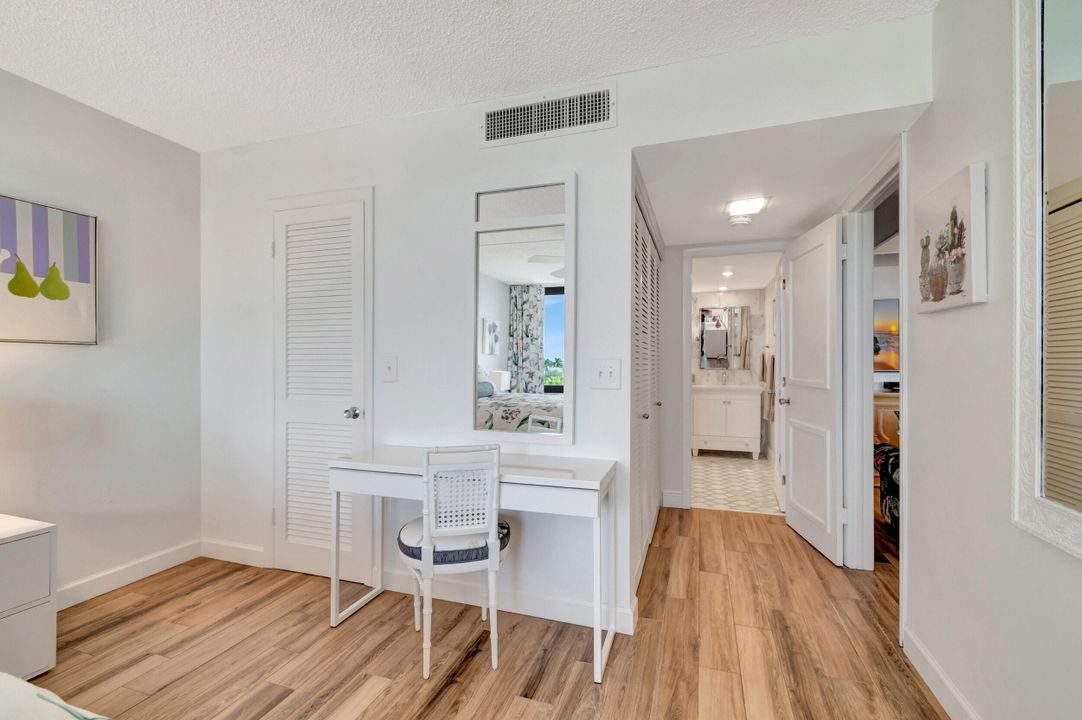 Active With Contract: $4,000 (2 beds, 2 baths, 1498 Square Feet)