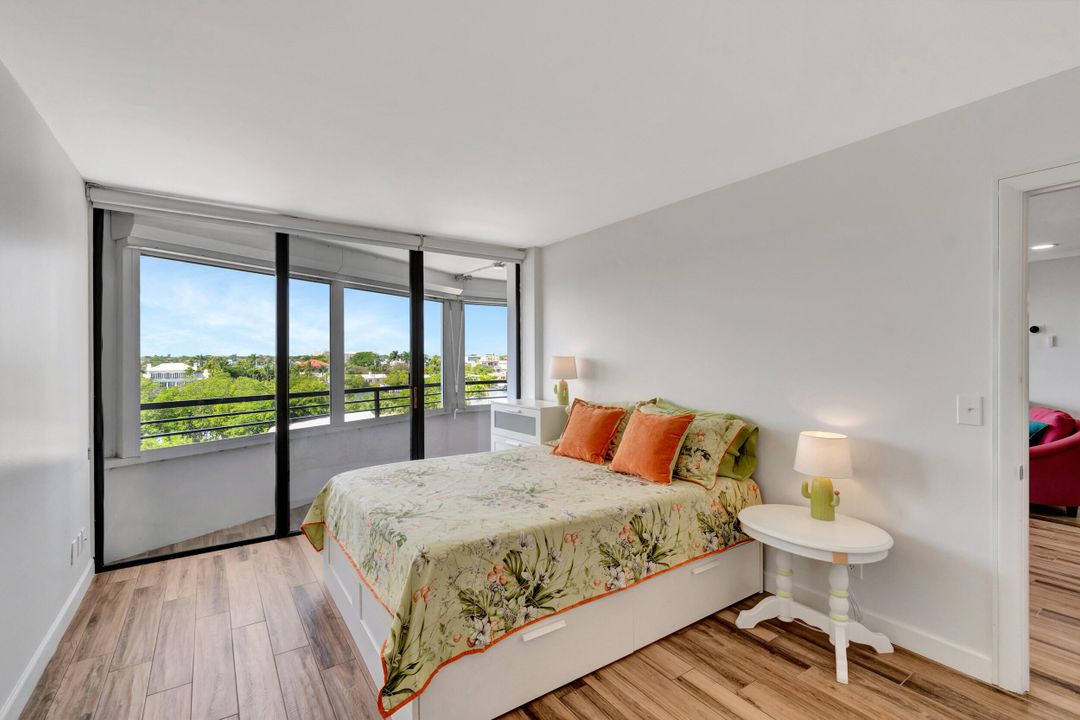 Active With Contract: $4,000 (2 beds, 2 baths, 1498 Square Feet)