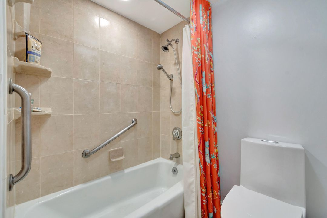 Active With Contract: $4,000 (2 beds, 2 baths, 1498 Square Feet)