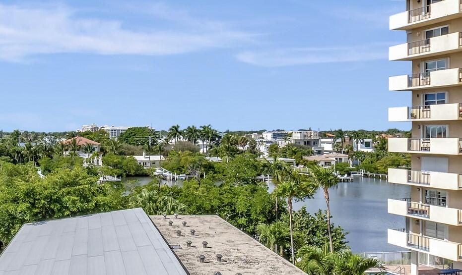 Active With Contract: $4,000 (2 beds, 2 baths, 1498 Square Feet)