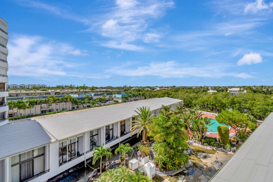 Active With Contract: $4,000 (2 beds, 2 baths, 1498 Square Feet)