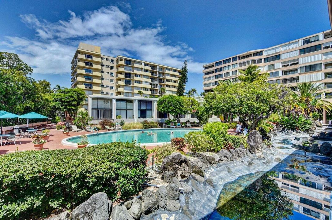 Active With Contract: $4,000 (2 beds, 2 baths, 1498 Square Feet)