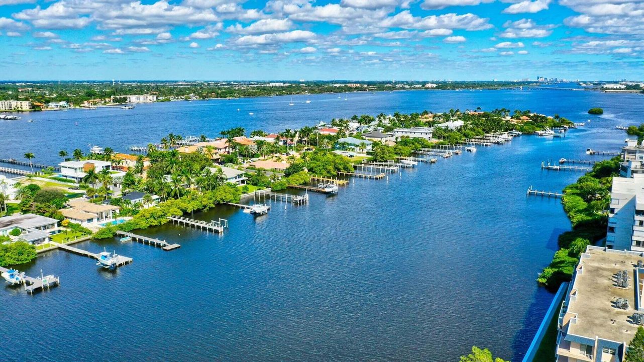 Active With Contract: $4,000 (2 beds, 2 baths, 1498 Square Feet)