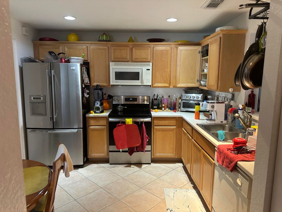 En Venta: $349,900 (3 camas, 2 baños, 1571 Pies cuadrados)