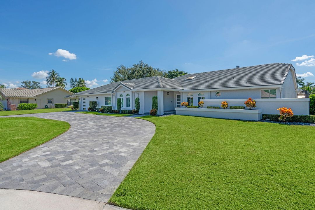 En Venta: $2,150,000 (5 camas, 5 baños, 4584 Pies cuadrados)