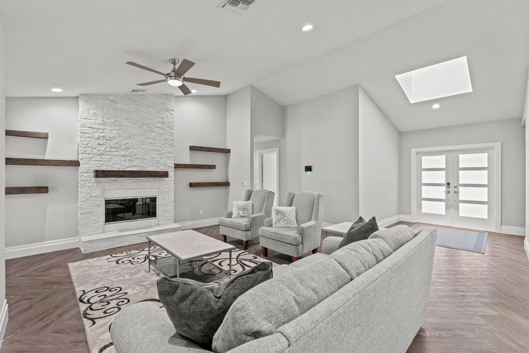 En Venta: $2,150,000 (5 camas, 5 baños, 4584 Pies cuadrados)