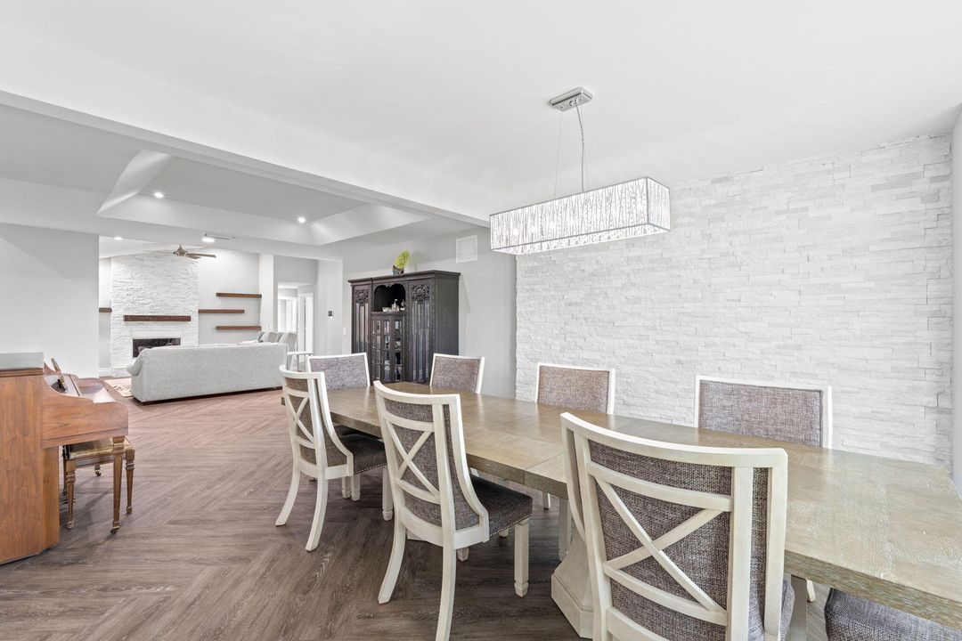 En Venta: $2,150,000 (5 camas, 5 baños, 4584 Pies cuadrados)