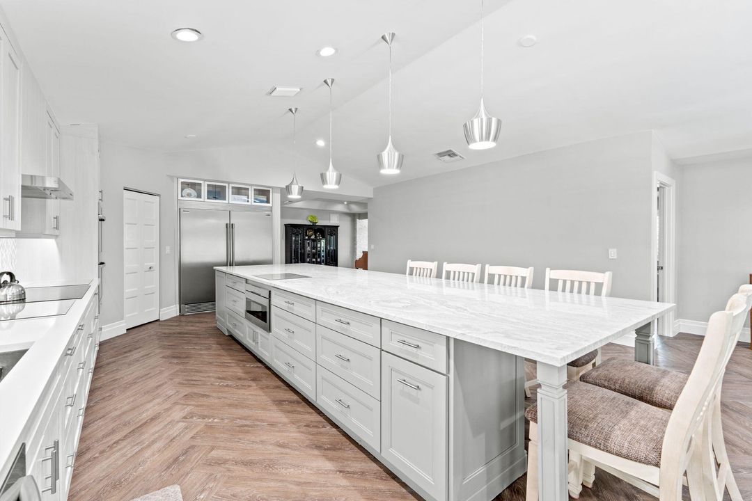 En Venta: $2,150,000 (5 camas, 5 baños, 4584 Pies cuadrados)