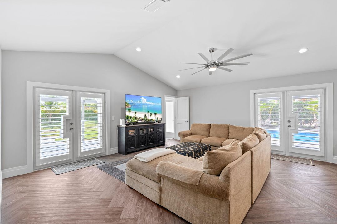 En Venta: $2,150,000 (5 camas, 5 baños, 4584 Pies cuadrados)