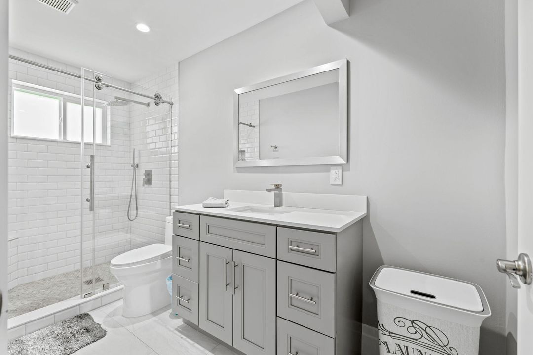 En Venta: $2,150,000 (5 camas, 5 baños, 4584 Pies cuadrados)