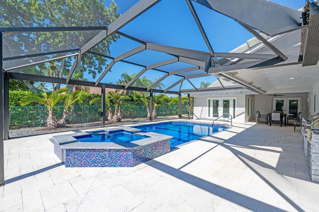 En Venta: $2,150,000 (5 camas, 5 baños, 4584 Pies cuadrados)