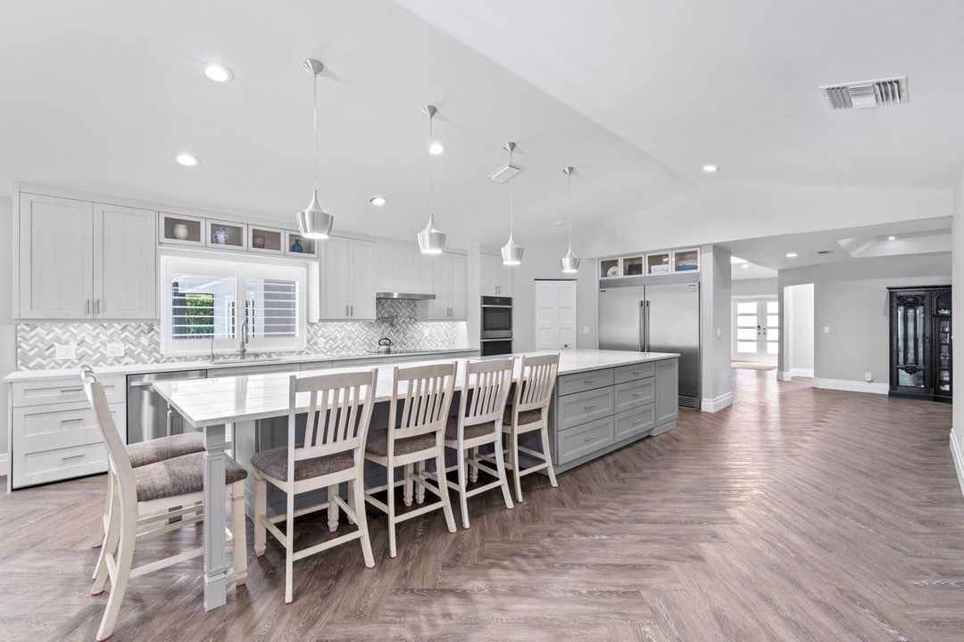 En Venta: $2,150,000 (5 camas, 5 baños, 4584 Pies cuadrados)